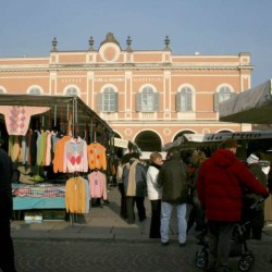 mercato-a-Castelsangiovanni-2-800