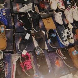 stock scarpe 1000 pezzi