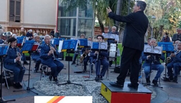 Vitaliano Gallo dirige l Harmonie Municipale P Anfossi